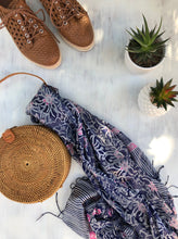 Load image into Gallery viewer, Handwoven Straw Rattan Bag (natural or white)