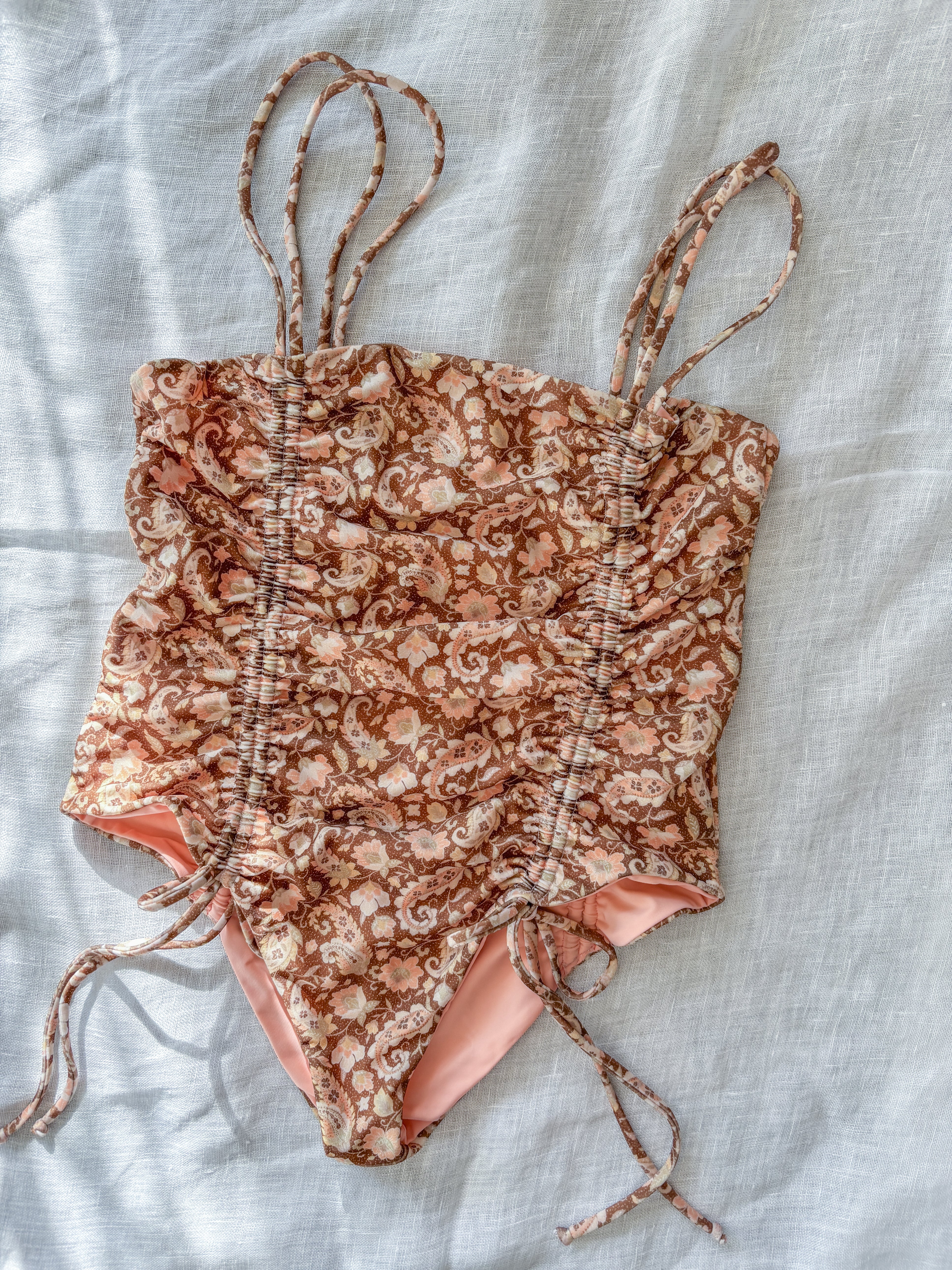 files/samplesale-22_97e8cb5d-eb20-46a8-a7e1-2c0d0fad6e51.jpg
